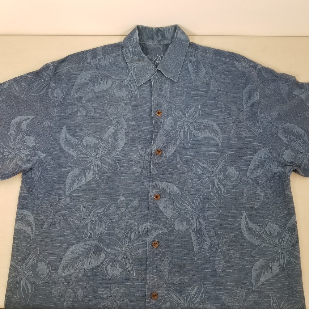 Tommy Bahama Hawaiian Floral Print Men Size Medium